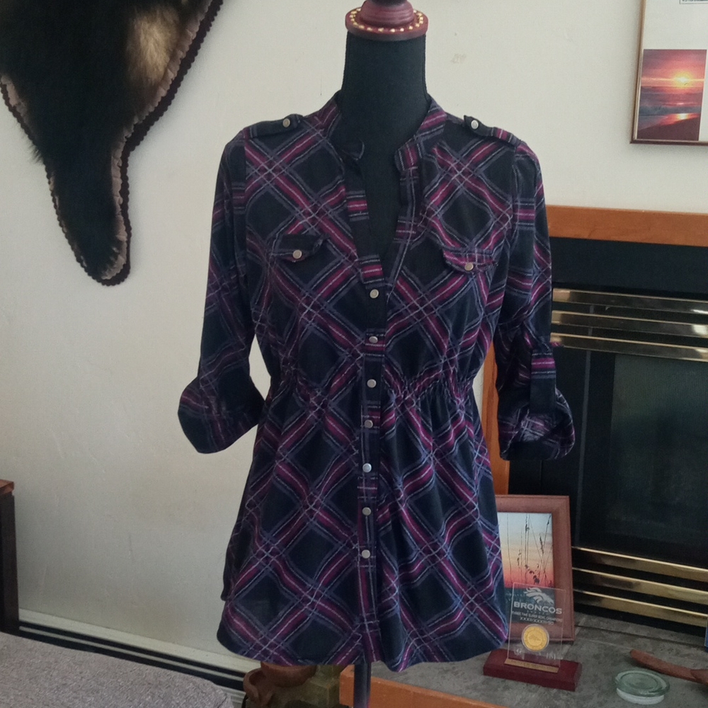Beautiful Top Size M. Black Pink And Purple. Super Cute! Like New Condition